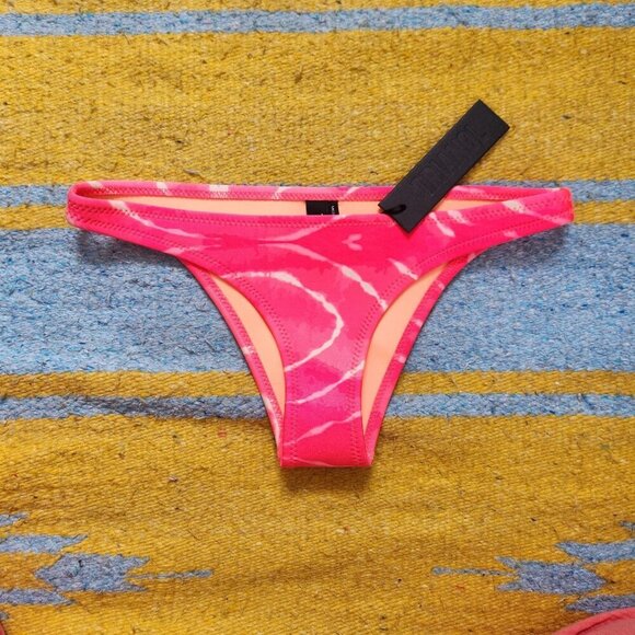 NWT Triangl Neon Pink Tie Dye Neoprene Bikini Bottoms Size Medium - Picture 1 of 5